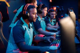 How Online Platforms Are Changing the Way Fans Engage with Games Off the Field